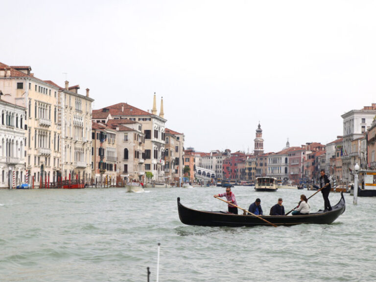 Se Venedig og...