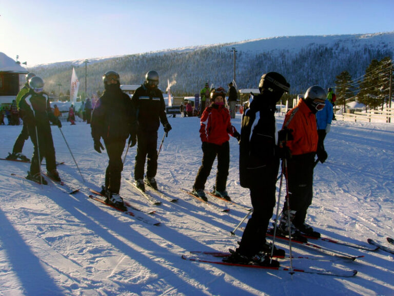 elever på skitur